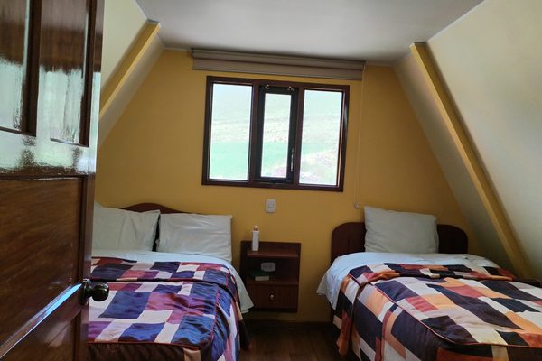 Habitación twin con vista al Fundo Totorjani